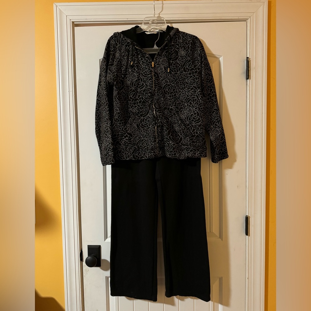 Women’s XL Liz Claiborne jacket and pant set